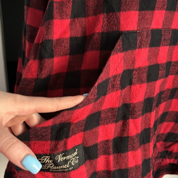 The Vermont Flannel Co. Lightly Work hooded flannel. - Picture 6 of 8